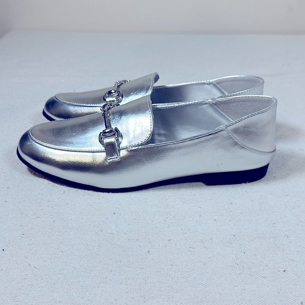 BCBG Silver Metallic Horsebit Loafers Classic Slip‎ On Dress Shoes